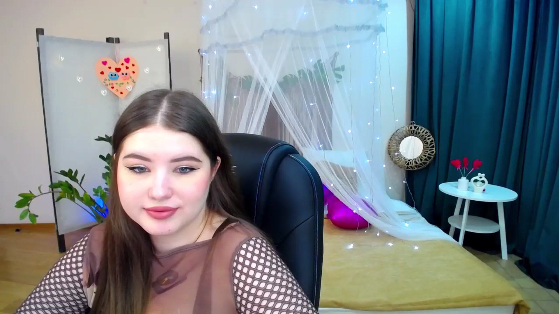 Gallery image thumbnail from AdmireMyEyes's myfreecams stream on, 02/18/2025, 21:09 image 4 of 20