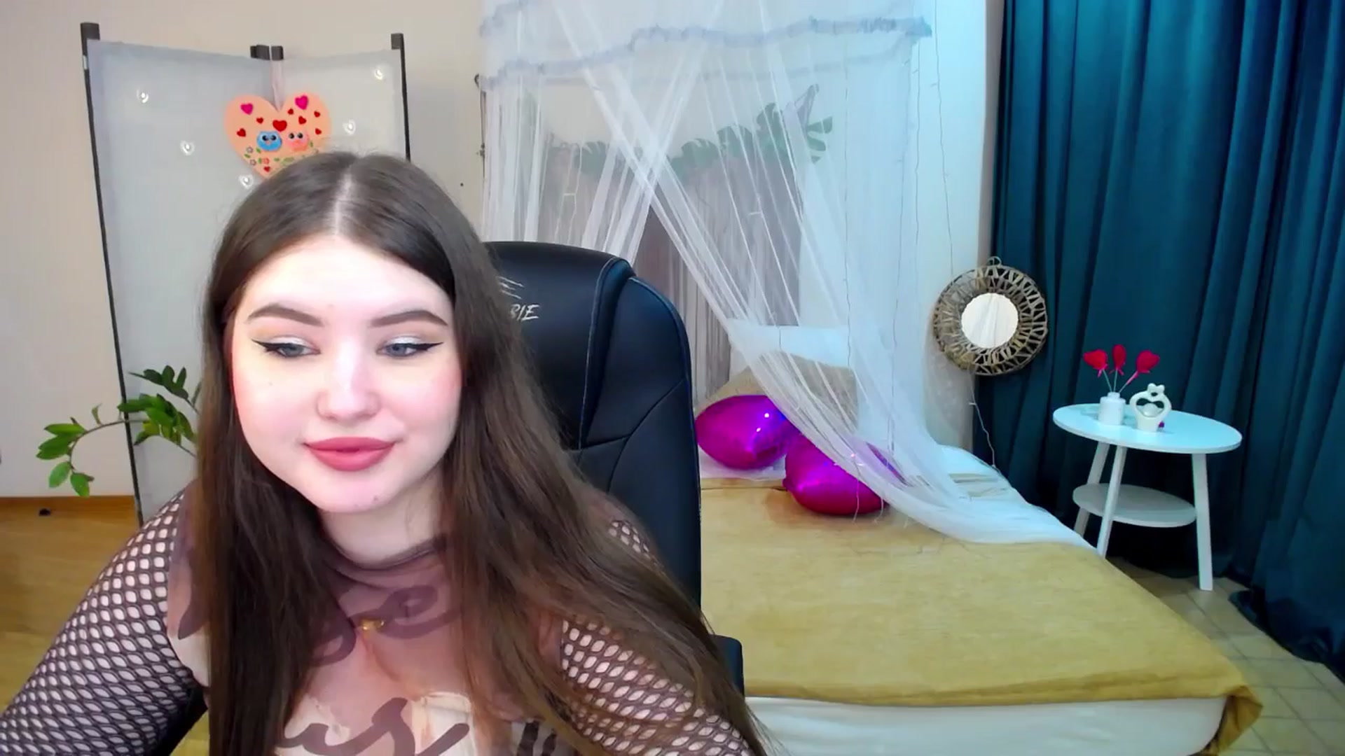 Gallery image thumbnail from AdmireMyEyes's myfreecams stream on, 02/18/2025, 21:43 image 4 of 20