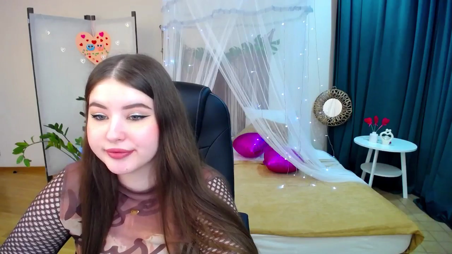 Gallery image thumbnail from AdmireMyEyes's myfreecams stream on, 02/18/2025, 21:43 image 2 of 20