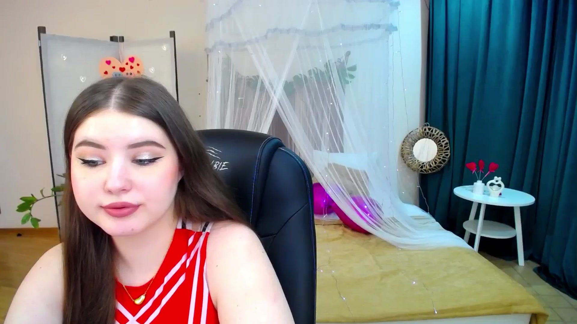 Gallery image thumbnail from AdmireMyEyes's myfreecams stream on, 02/18/2025, 22:29 image 3 of 20