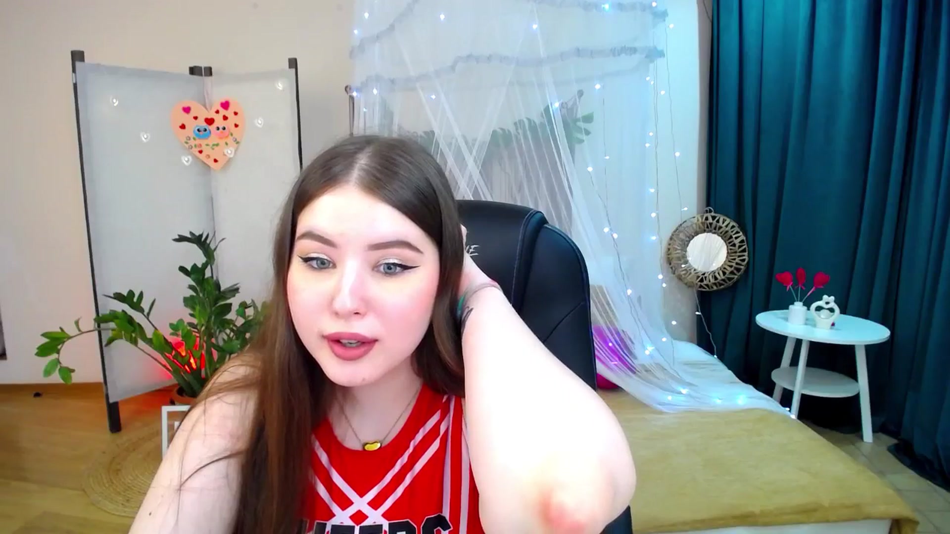 Gallery image thumbnail from AdmireMyEyes's myfreecams stream on, 02/18/2025, 23:46 image 15 of 20