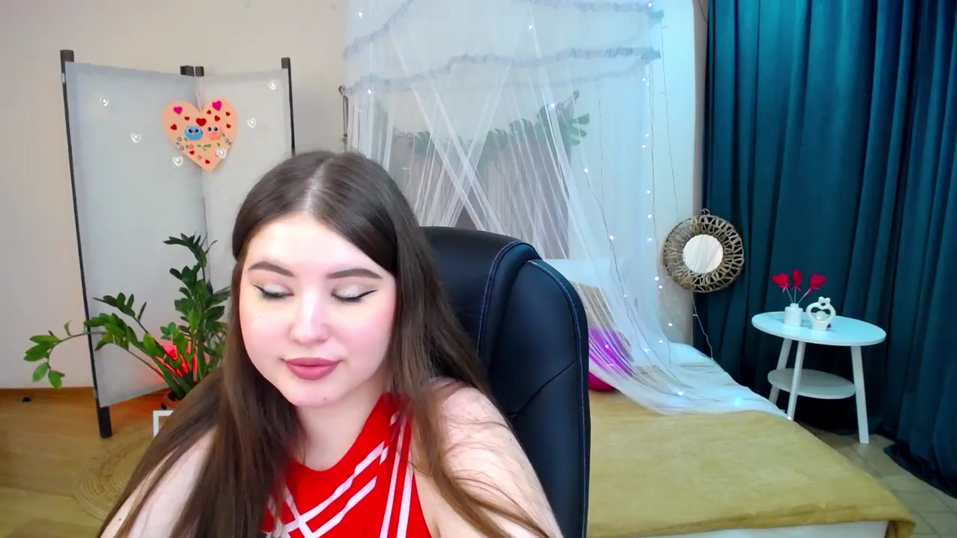 Gallery image thumbnail from AdmireMyEyes's myfreecams stream on, 02/19/2025, 24:21 image 2 of 20