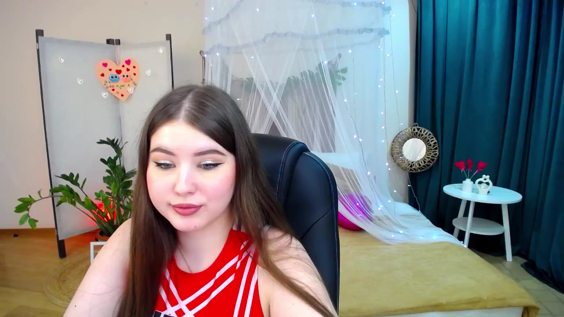 Gallery image thumbnail from AdmireMyEyes's myfreecams stream on, 02/19/2025, 24:21 image 11 of 20