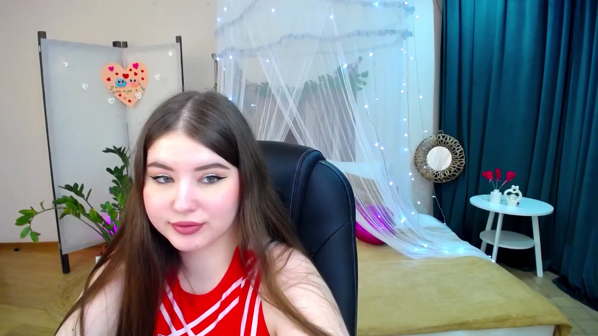 Gallery image thumbnail from AdmireMyEyes's myfreecams stream on, 02/19/2025, 24:21 image 17 of 20