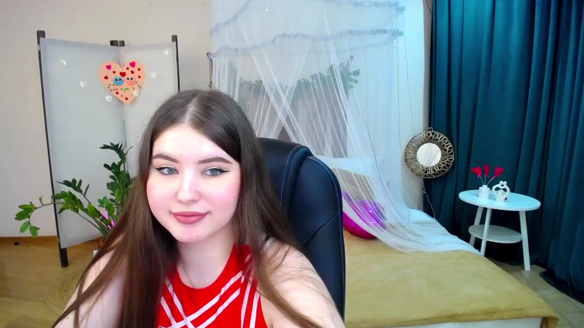 Gallery image thumbnail from AdmireMyEyes's myfreecams stream on, 02/19/2025, 24:21 image 18 of 20