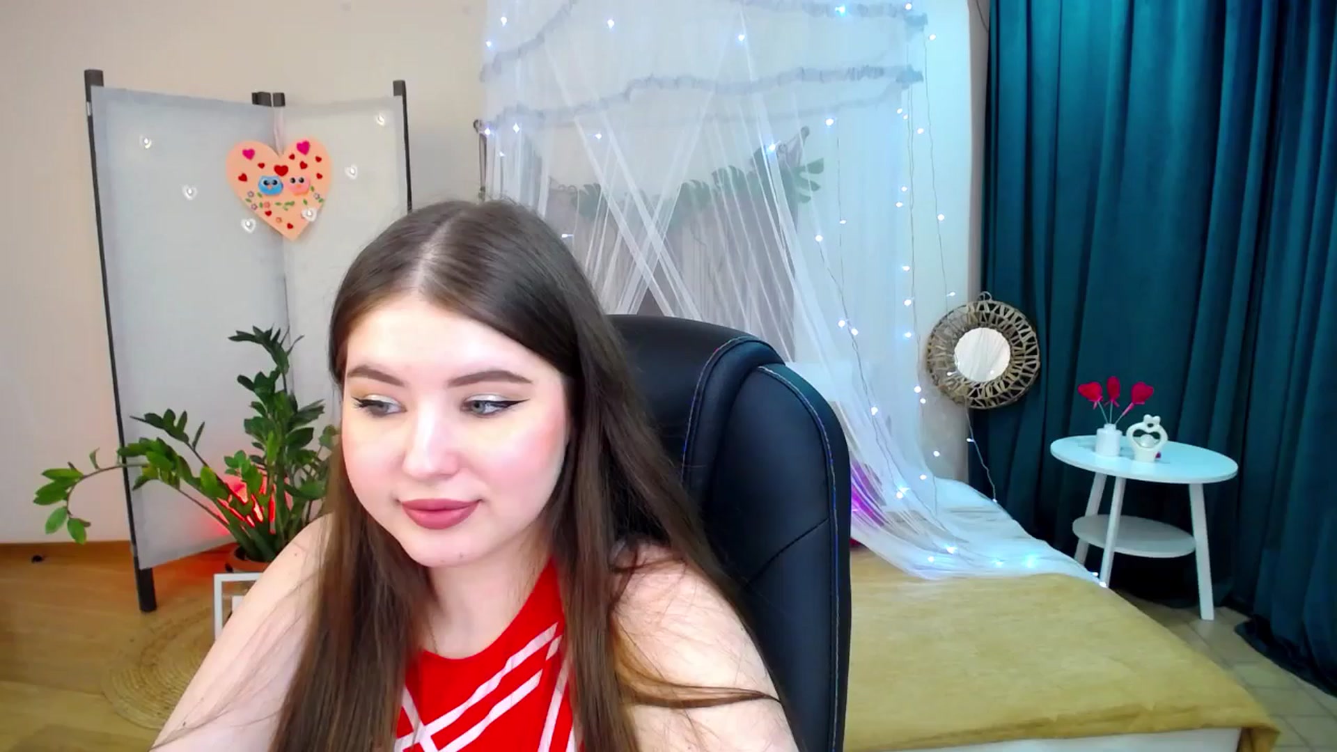 Gallery image thumbnail from AdmireMyEyes's myfreecams stream on, 02/19/2025, 24:49 image 14 of 20