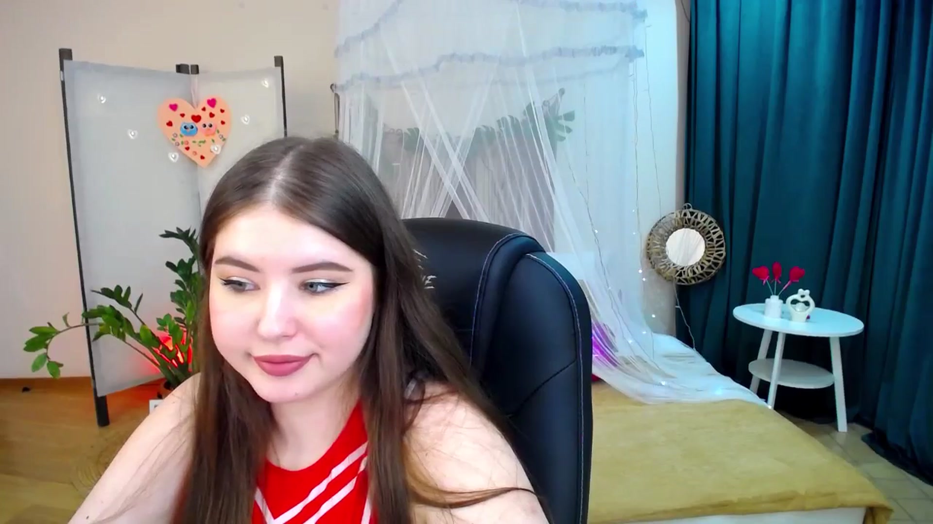 Gallery image thumbnail from AdmireMyEyes's myfreecams stream on, 02/19/2025, 24:49 image 15 of 20