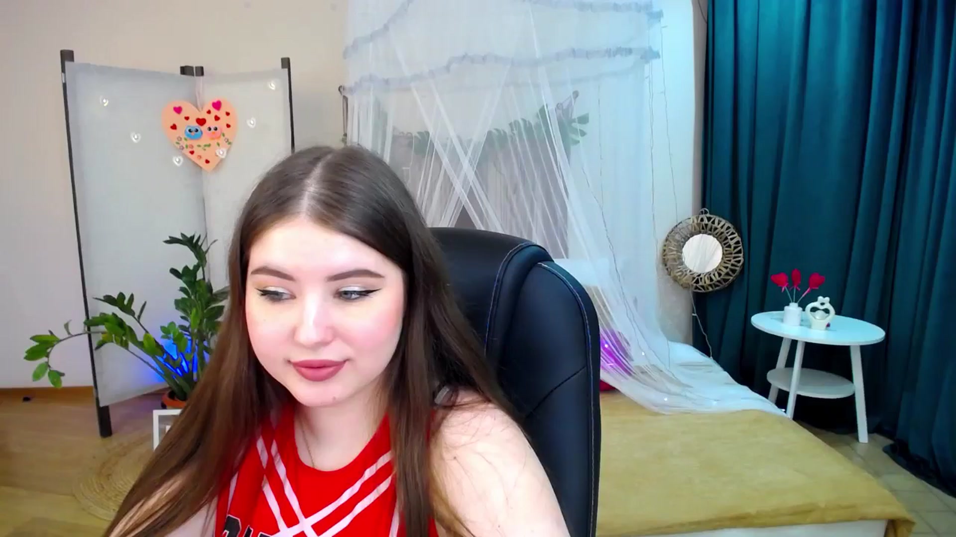 Gallery image thumbnail from AdmireMyEyes's myfreecams stream on, 02/19/2025, 24:49 image 18 of 20