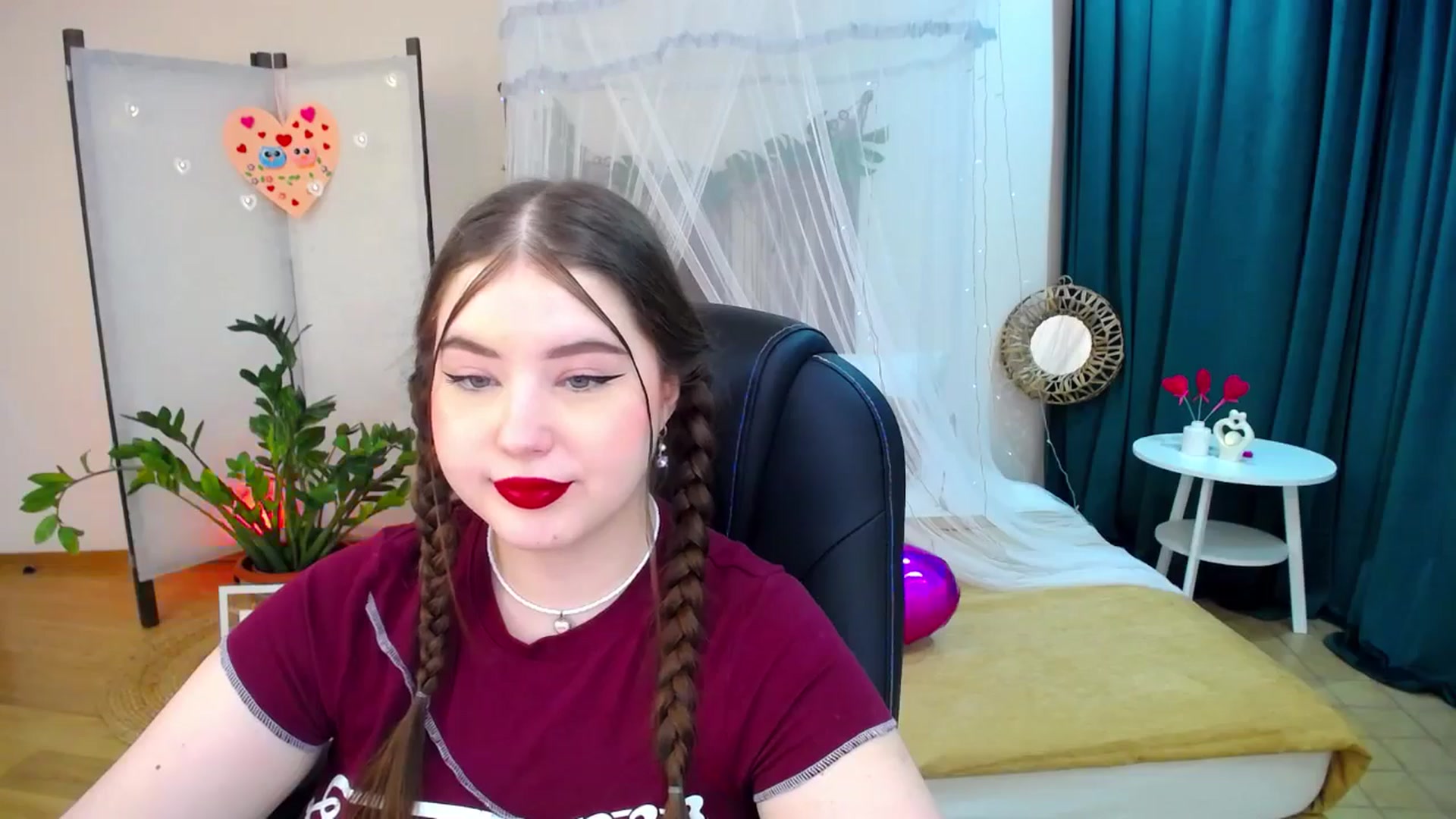Gallery image thumbnail from AdmireMyEyes's myfreecams stream on, 02/19/2025, 18:44 image 6 of 20
