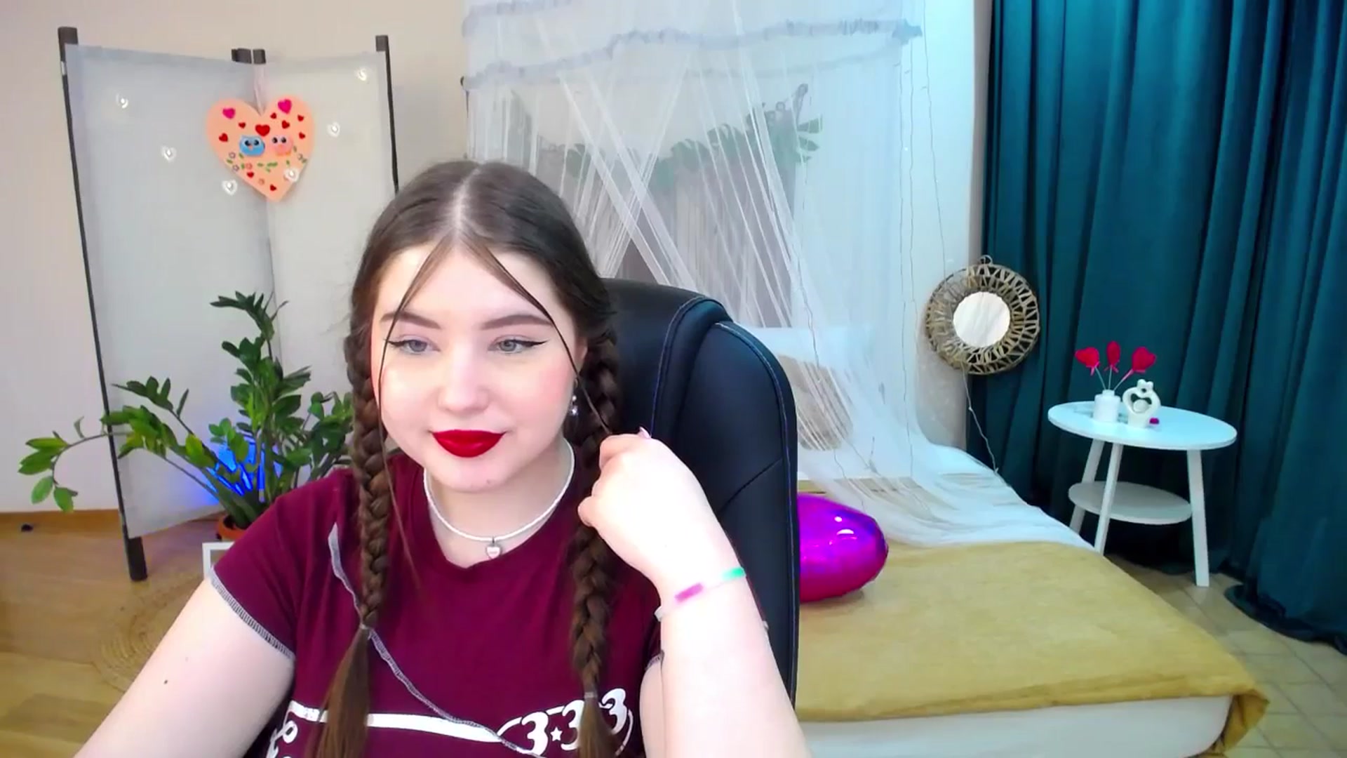 Gallery image thumbnail from AdmireMyEyes's myfreecams stream on, 02/19/2025, 18:44 image 9 of 20