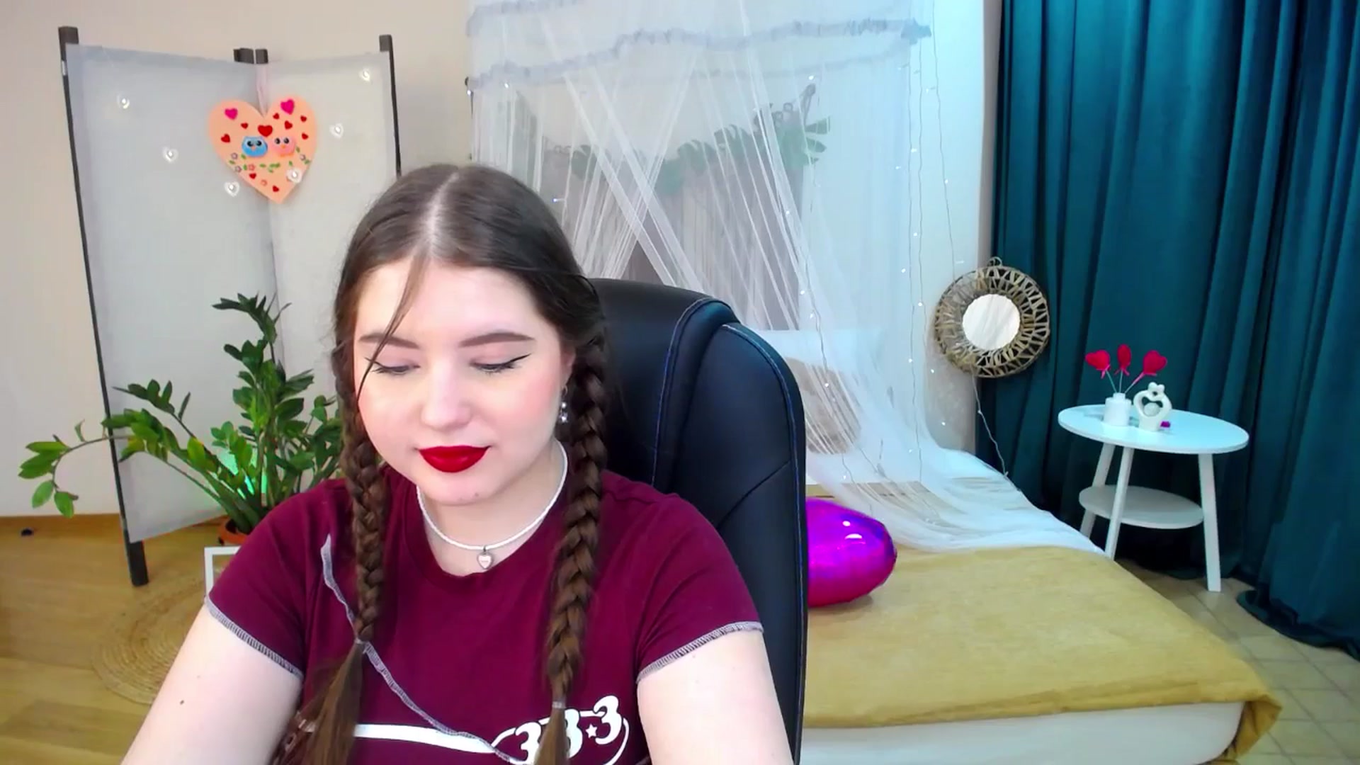 Gallery image thumbnail from AdmireMyEyes's myfreecams stream on, 02/19/2025, 18:44 image 20 of 20