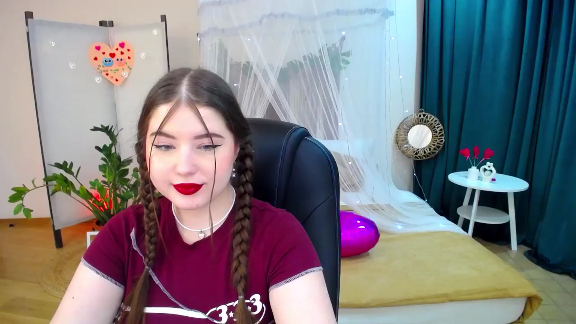 Gallery image thumbnail from AdmireMyEyes's myfreecams stream on, 02/19/2025, 18:44 image 14 of 20