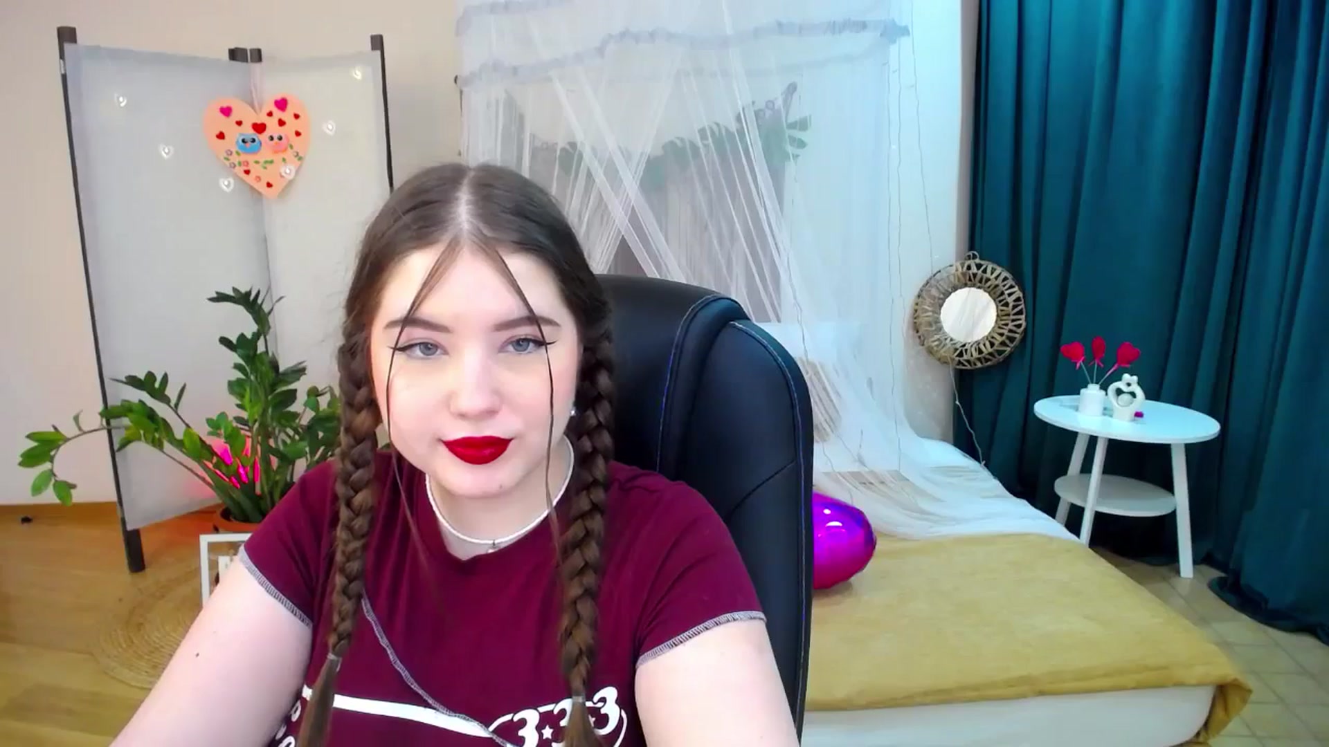 Gallery image thumbnail from AdmireMyEyes's myfreecams stream on, 02/19/2025, 18:44 image 11 of 20