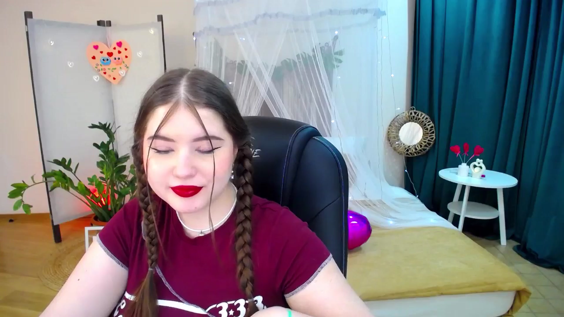 Gallery image thumbnail from AdmireMyEyes's myfreecams stream on, 02/19/2025, 18:44 image 4 of 20