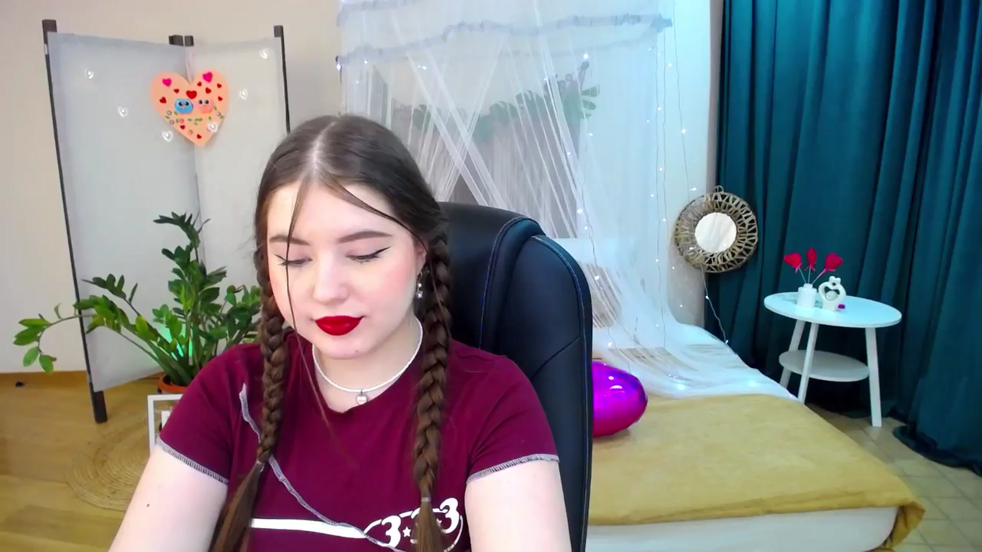 Gallery image thumbnail from AdmireMyEyes's myfreecams stream on, 02/19/2025, 18:44 image 12 of 20
