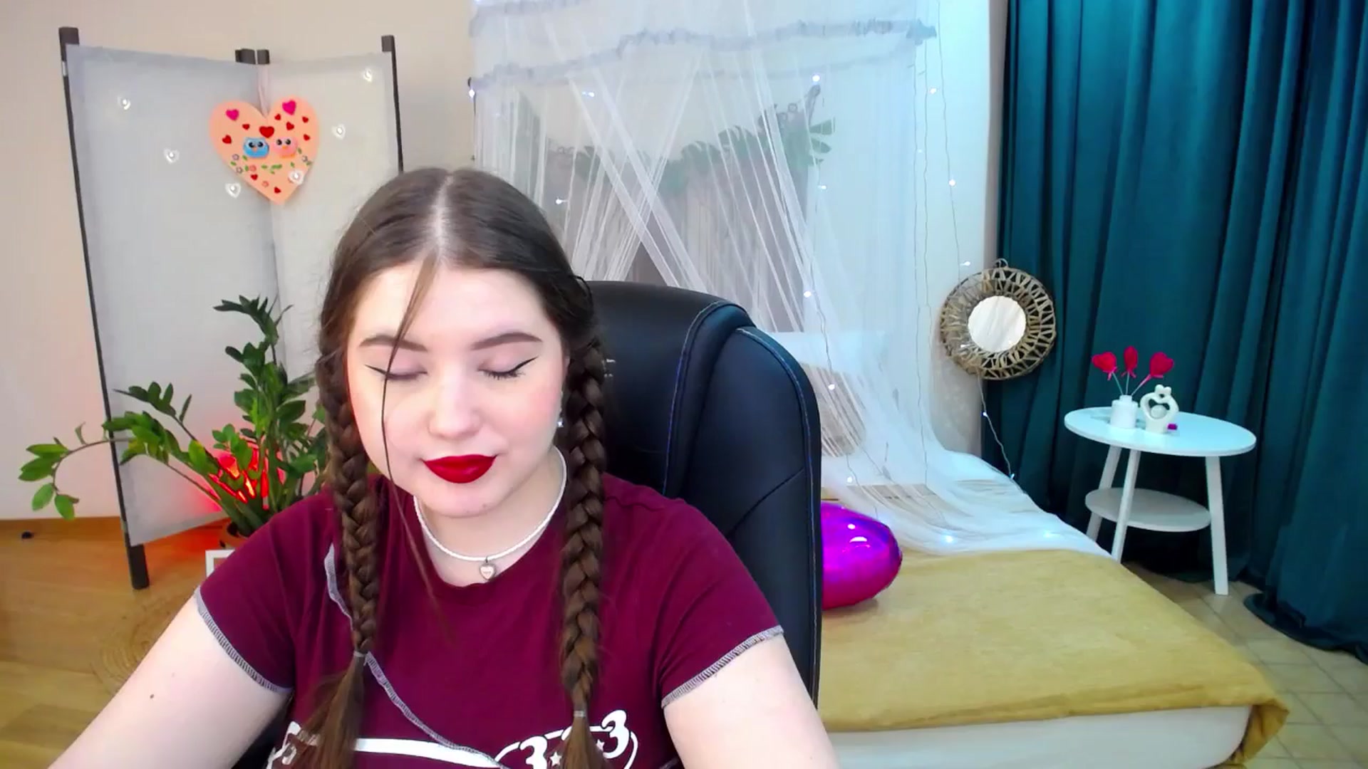 Gallery image thumbnail from AdmireMyEyes's myfreecams stream on, 02/19/2025, 18:44 image 18 of 20