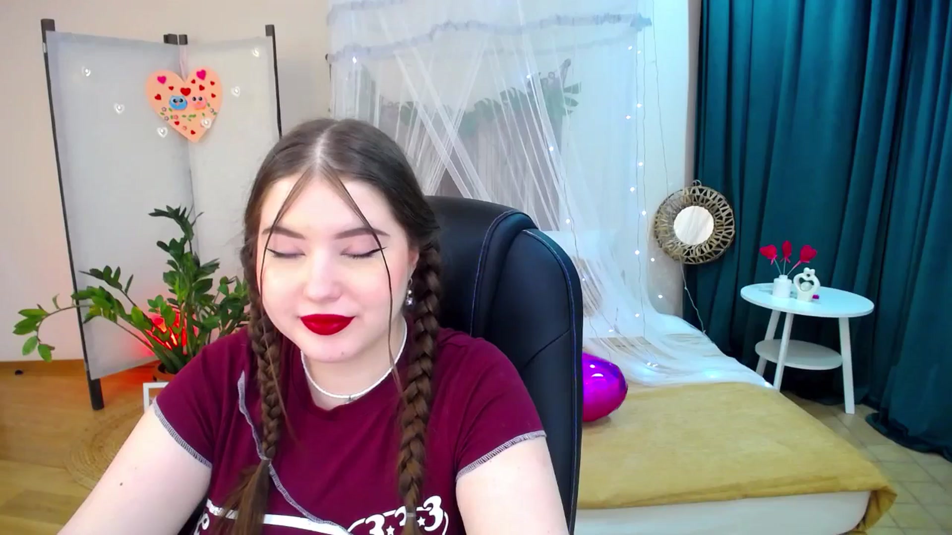 Gallery image thumbnail from AdmireMyEyes's myfreecams stream on, 02/19/2025, 18:44 image 10 of 20