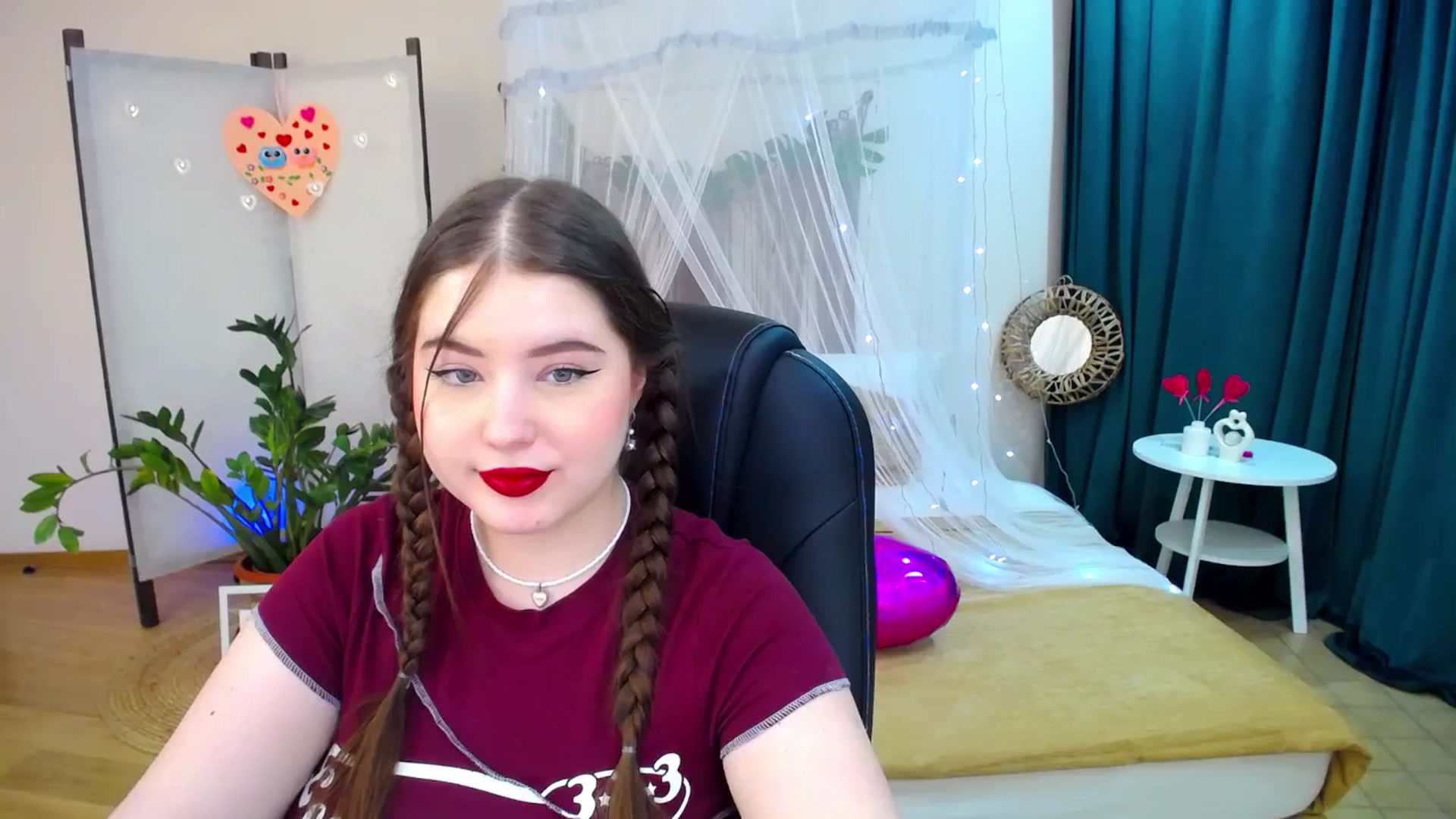 Gallery image thumbnail from AdmireMyEyes's myfreecams stream on, 02/19/2025, 18:44 image 17 of 20