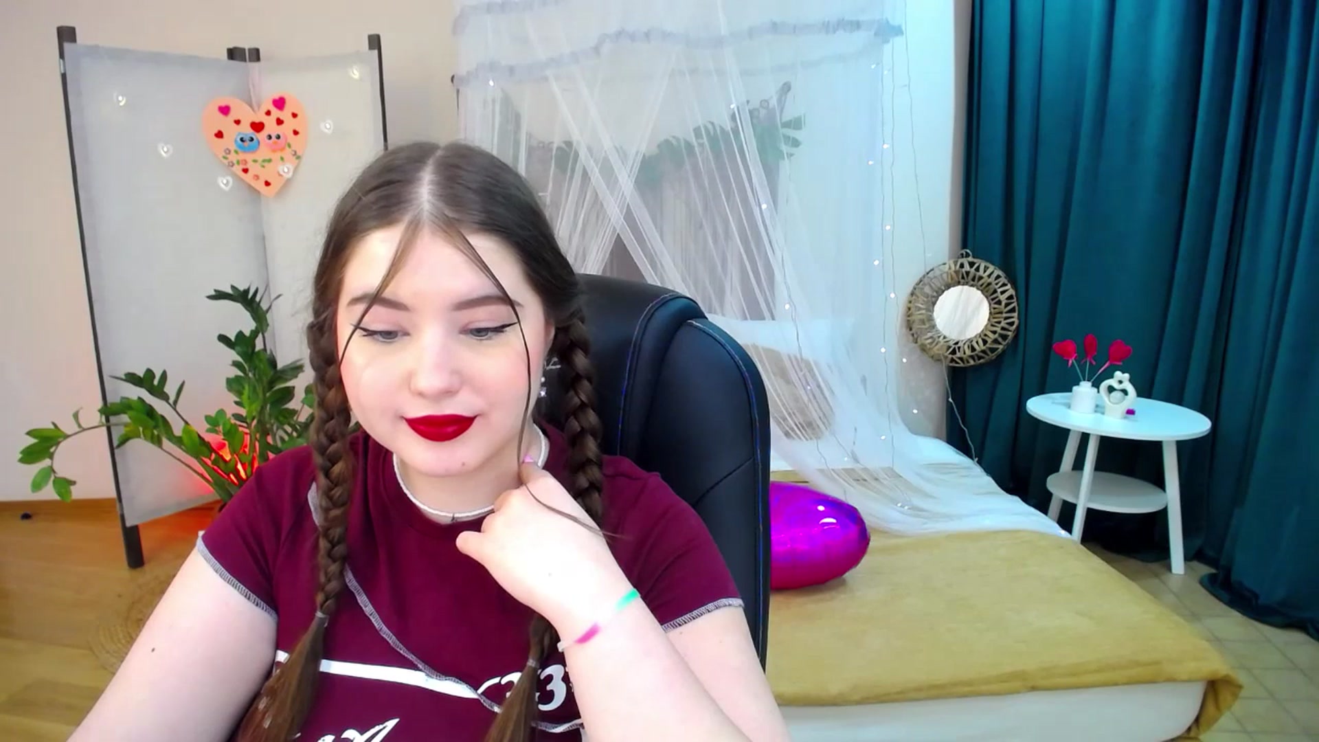 Gallery image thumbnail from AdmireMyEyes's myfreecams stream on, 02/19/2025, 19:42 image 2 of 20