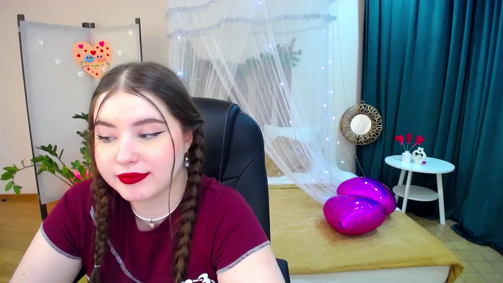 Gallery image thumbnail from AdmireMyEyes's myfreecams stream on, 02/19/2025, 21:44 image 20 of 20