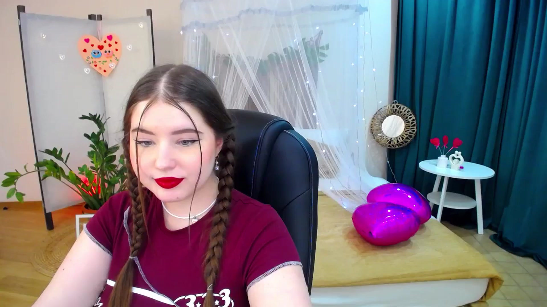 Gallery image thumbnail from AdmireMyEyes's myfreecams stream on, 02/19/2025, 21:44 image 6 of 20