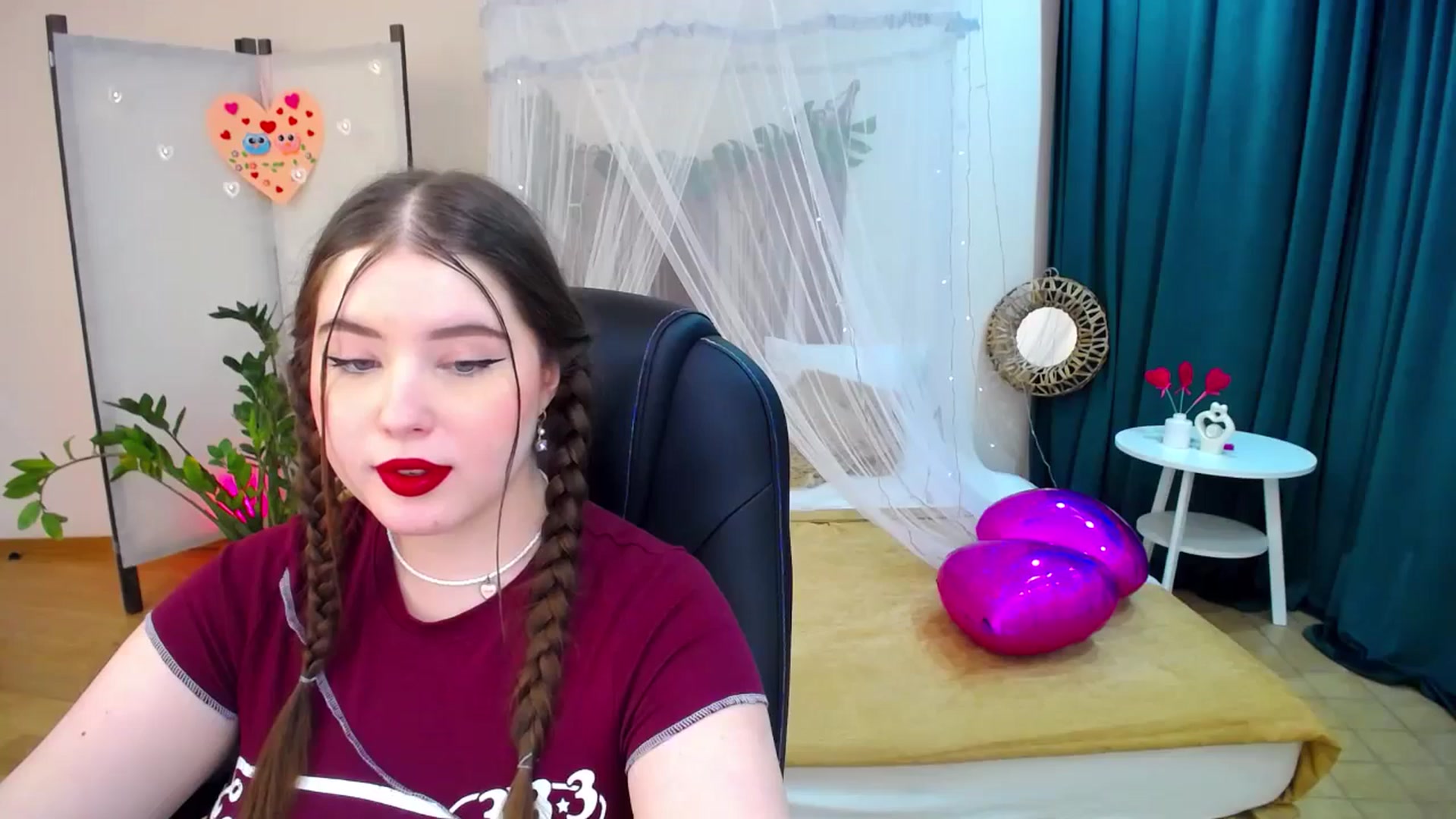 Gallery image thumbnail from AdmireMyEyes's myfreecams stream on, 02/19/2025, 21:44 image 2 of 20