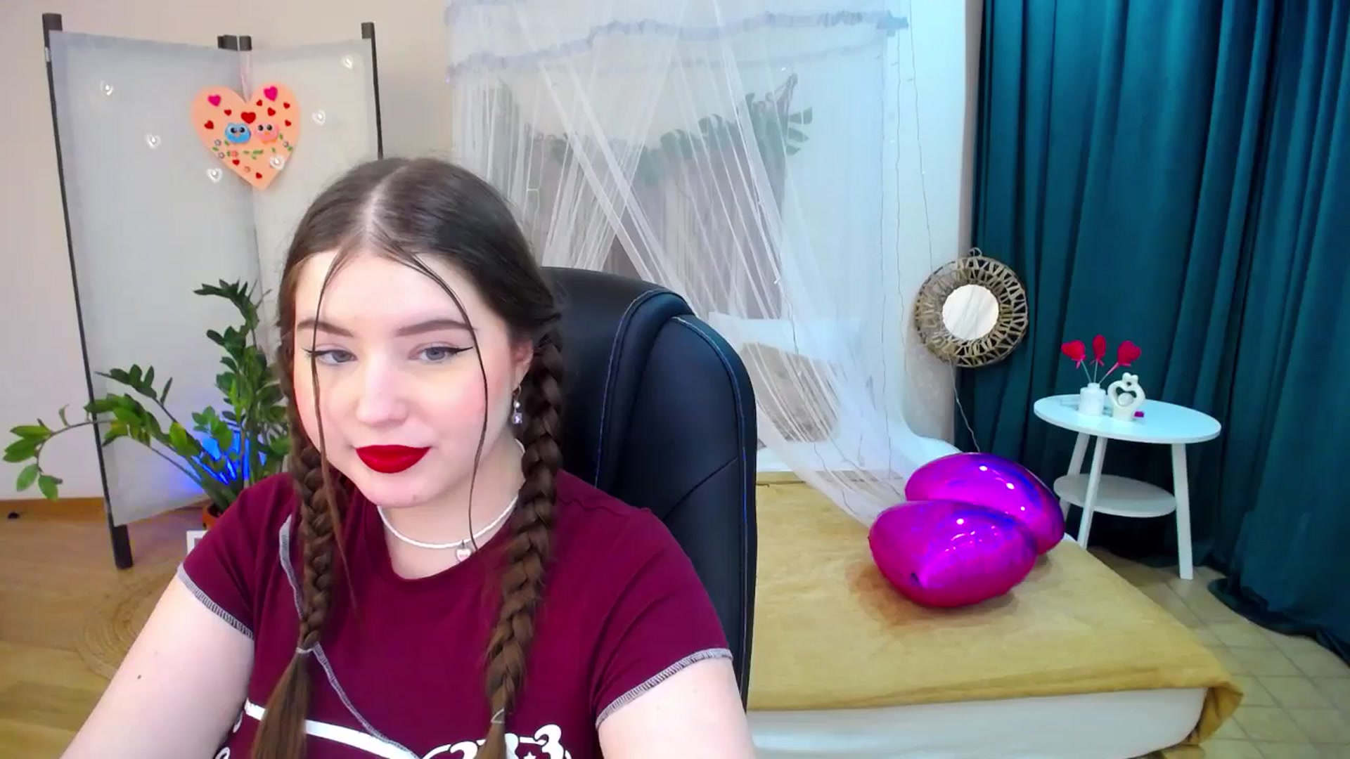 Gallery image thumbnail from AdmireMyEyes's myfreecams stream on, 02/19/2025, 21:44 image 4 of 20