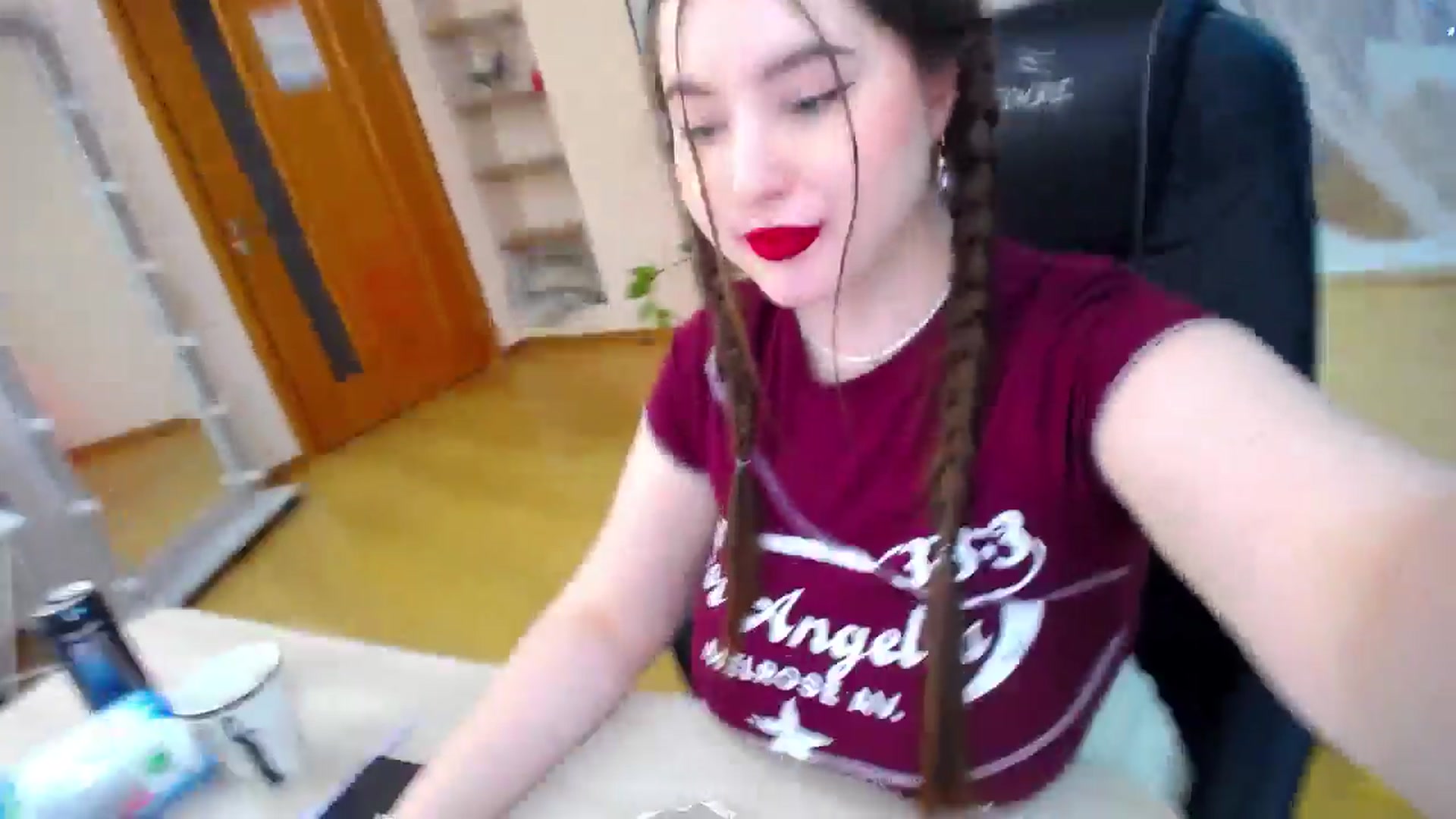 Gallery image thumbnail from AdmireMyEyes's myfreecams stream on, 02/19/2025, 21:44 image 15 of 20