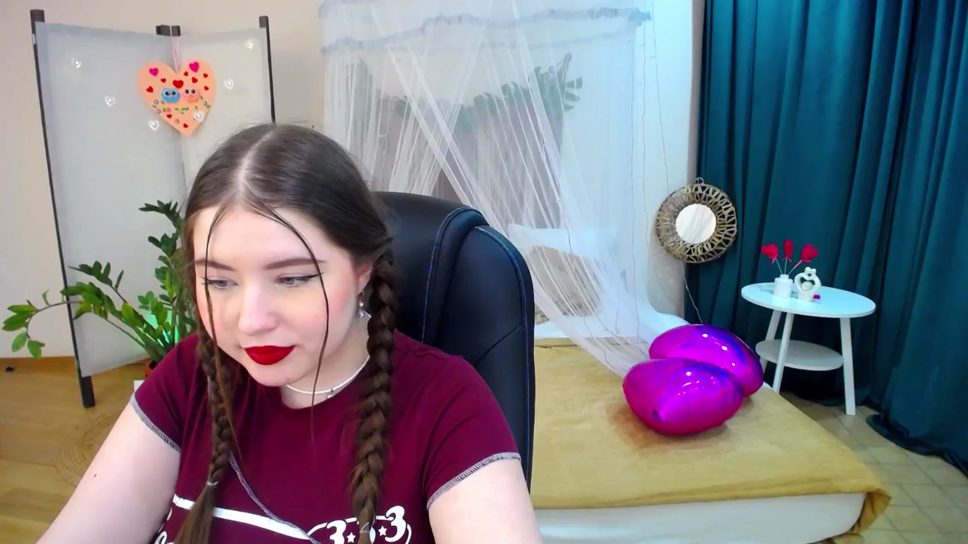 Gallery image thumbnail from AdmireMyEyes's myfreecams stream on, 02/19/2025, 21:44 image 5 of 20
