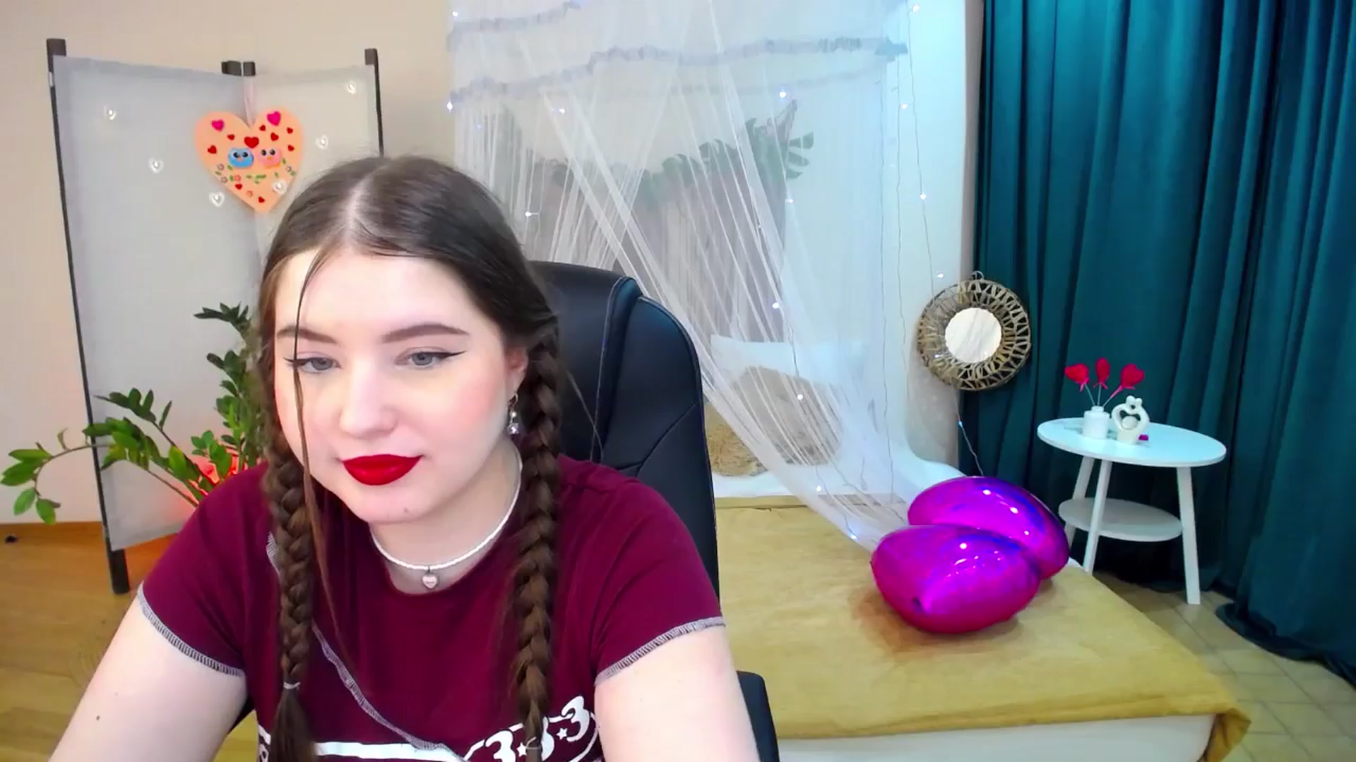Gallery image thumbnail from AdmireMyEyes's myfreecams stream on, 02/19/2025, 21:44 image 18 of 20