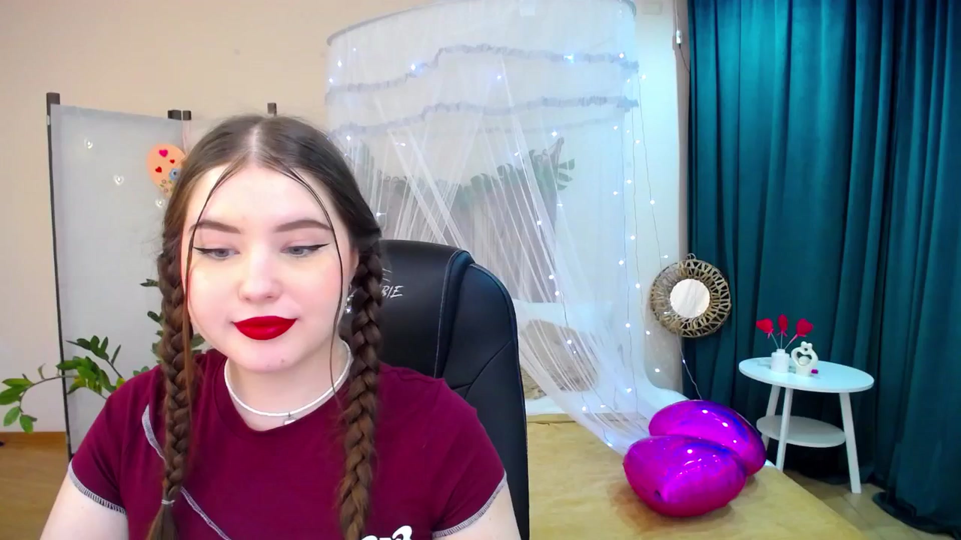 Gallery image thumbnail from AdmireMyEyes's myfreecams stream on, 02/19/2025, 21:44 image 14 of 20