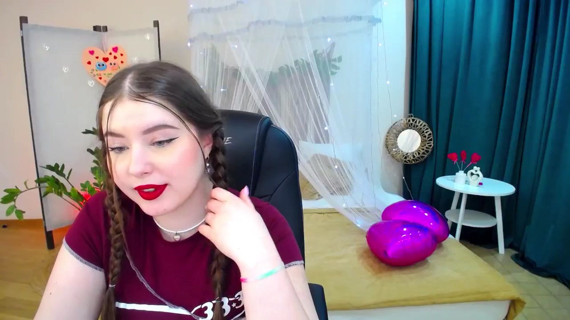 Gallery image thumbnail from AdmireMyEyes's myfreecams stream on, 02/19/2025, 21:44 image 19 of 20