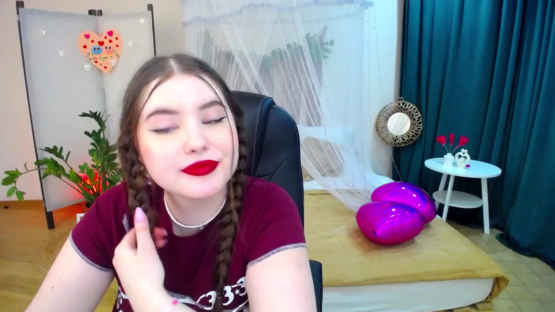 Gallery image thumbnail from AdmireMyEyes's myfreecams stream on, 02/19/2025, 21:44 image 16 of 20