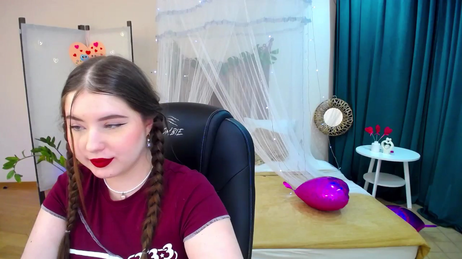 Gallery image thumbnail from AdmireMyEyes's myfreecams stream on, 02/19/2025, 23:15 image 3 of 20