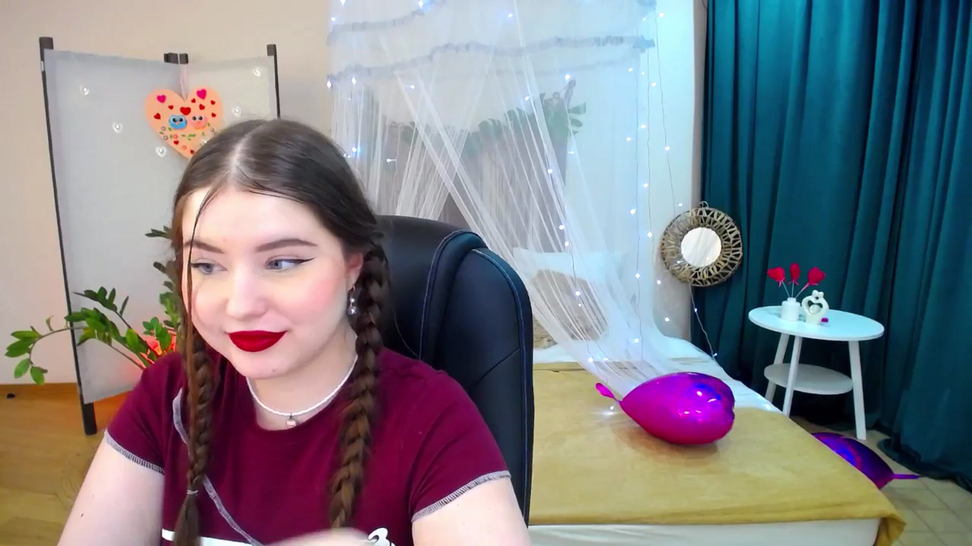 Gallery image thumbnail from AdmireMyEyes's myfreecams stream on, 02/19/2025, 23:15 image 5 of 20