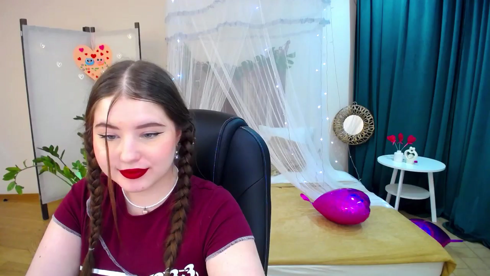 Gallery image thumbnail from AdmireMyEyes's myfreecams stream on, 02/19/2025, 23:15 image 4 of 20
