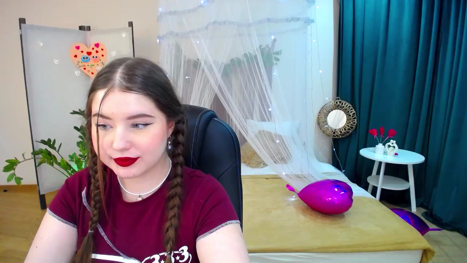 Gallery image thumbnail from AdmireMyEyes's myfreecams stream on, 02/19/2025, 23:15 image 2 of 20
