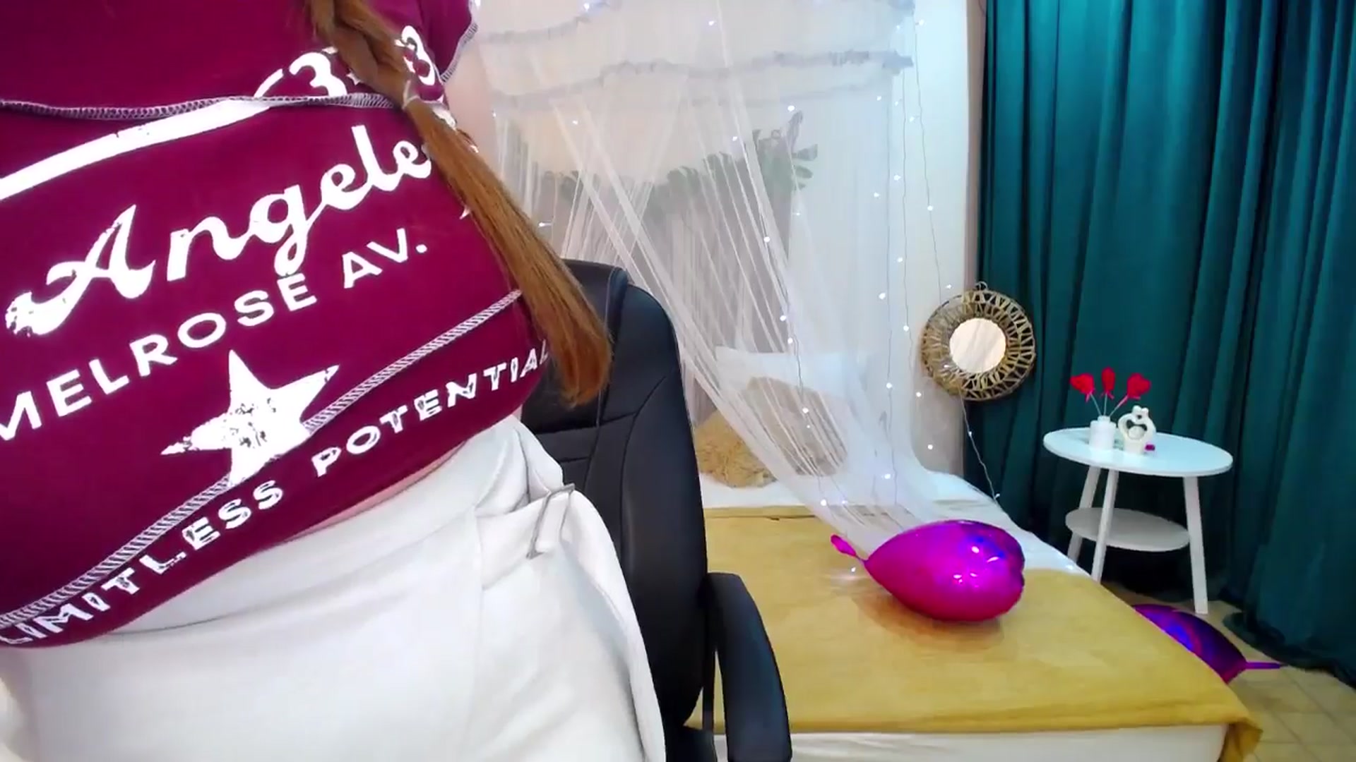 Gallery image thumbnail from AdmireMyEyes's myfreecams stream on, 02/19/2025, 23:15 image 6 of 20