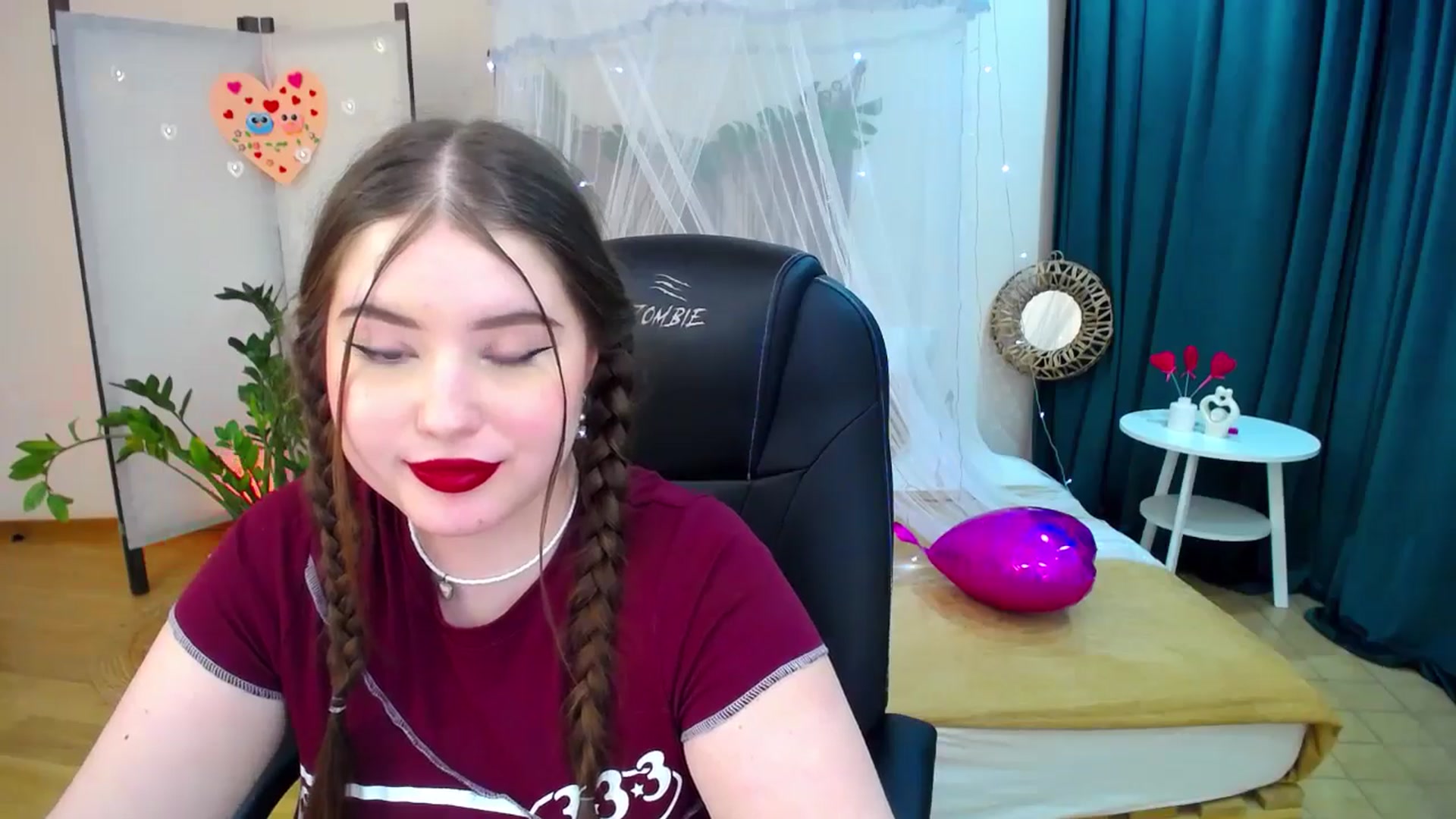 Gallery image thumbnail from AdmireMyEyes's myfreecams stream on, 02/20/2025, 01:17 image 3 of 20