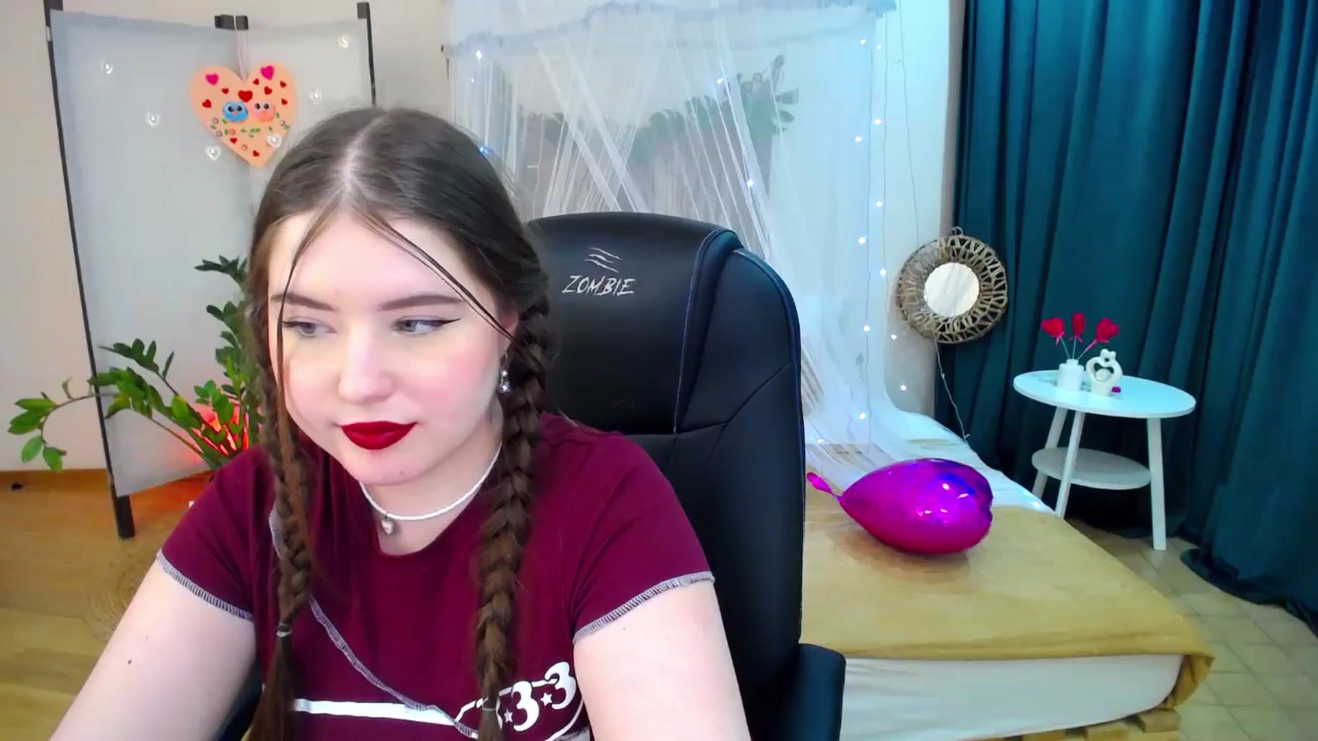 Gallery image thumbnail from AdmireMyEyes's myfreecams stream on, 02/20/2025, 01:17 image 4 of 20