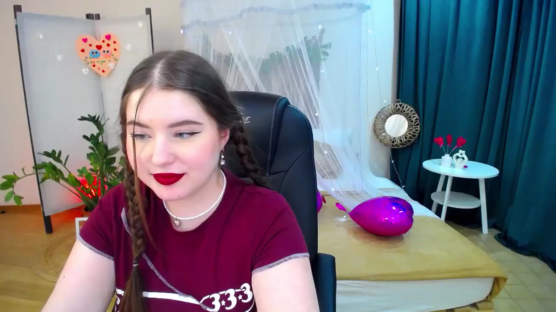 Gallery image thumbnail from AdmireMyEyes's myfreecams stream on, 02/20/2025, 01:17 image 17 of 20