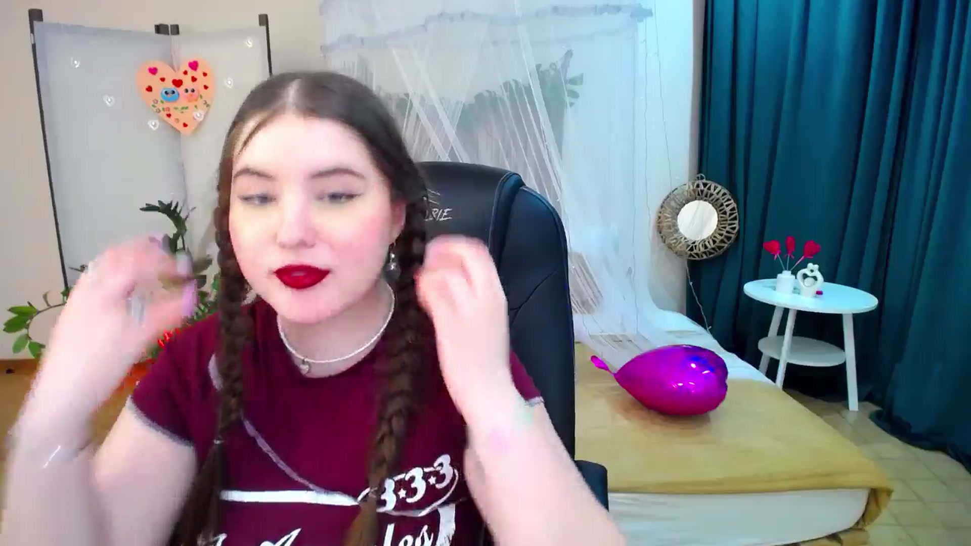 Gallery image thumbnail from AdmireMyEyes's myfreecams stream on, 02/20/2025, 01:17 image 13 of 20