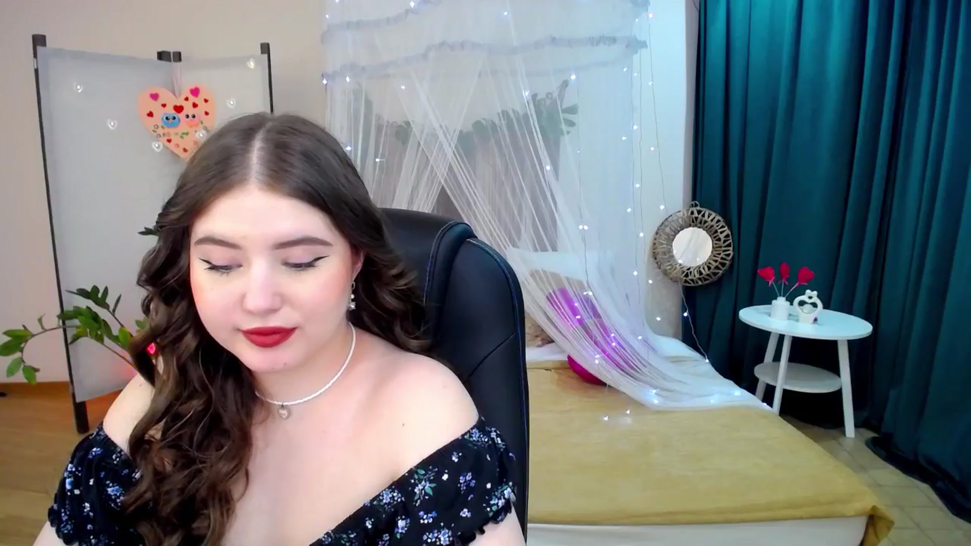 Gallery image thumbnail from AdmireMyEyes's myfreecams stream on, 02/21/2025, 07:47 image 9 of 20
