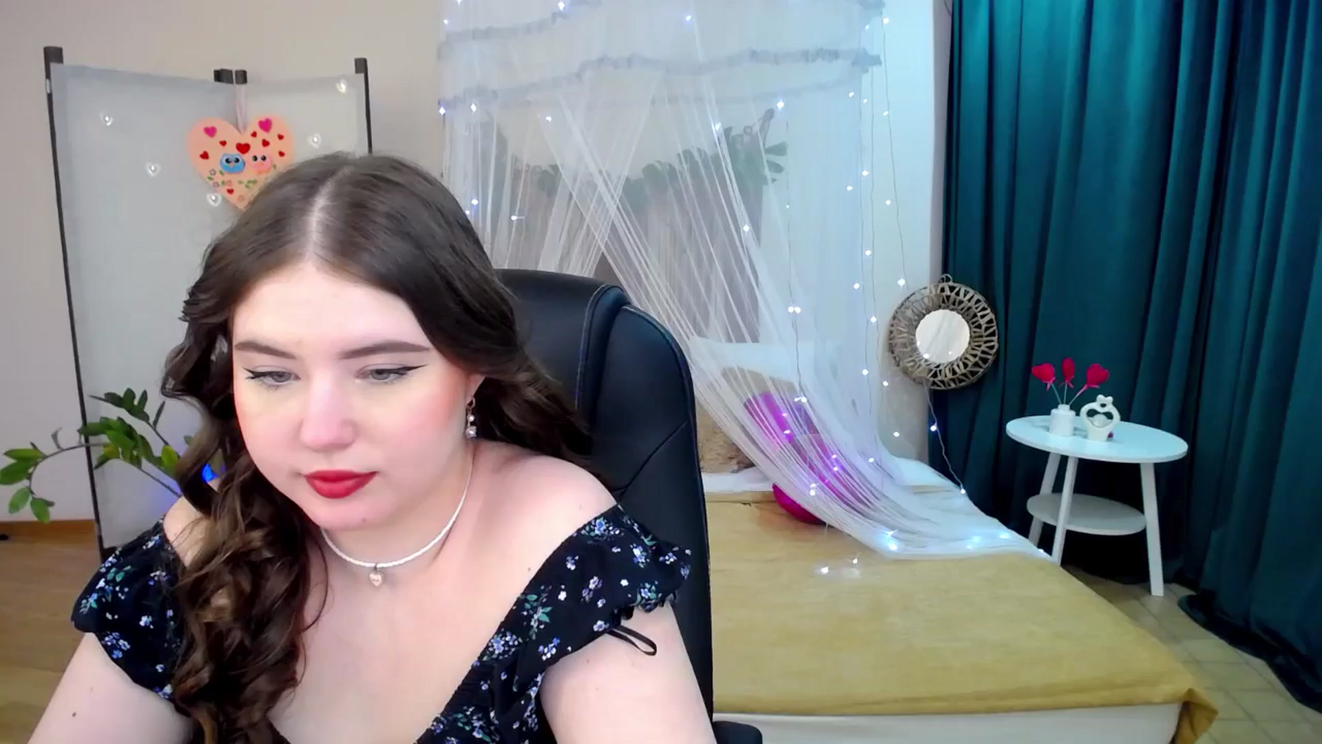 Gallery image thumbnail from AdmireMyEyes's myfreecams stream on, 02/21/2025, 07:47 image 1 of 20