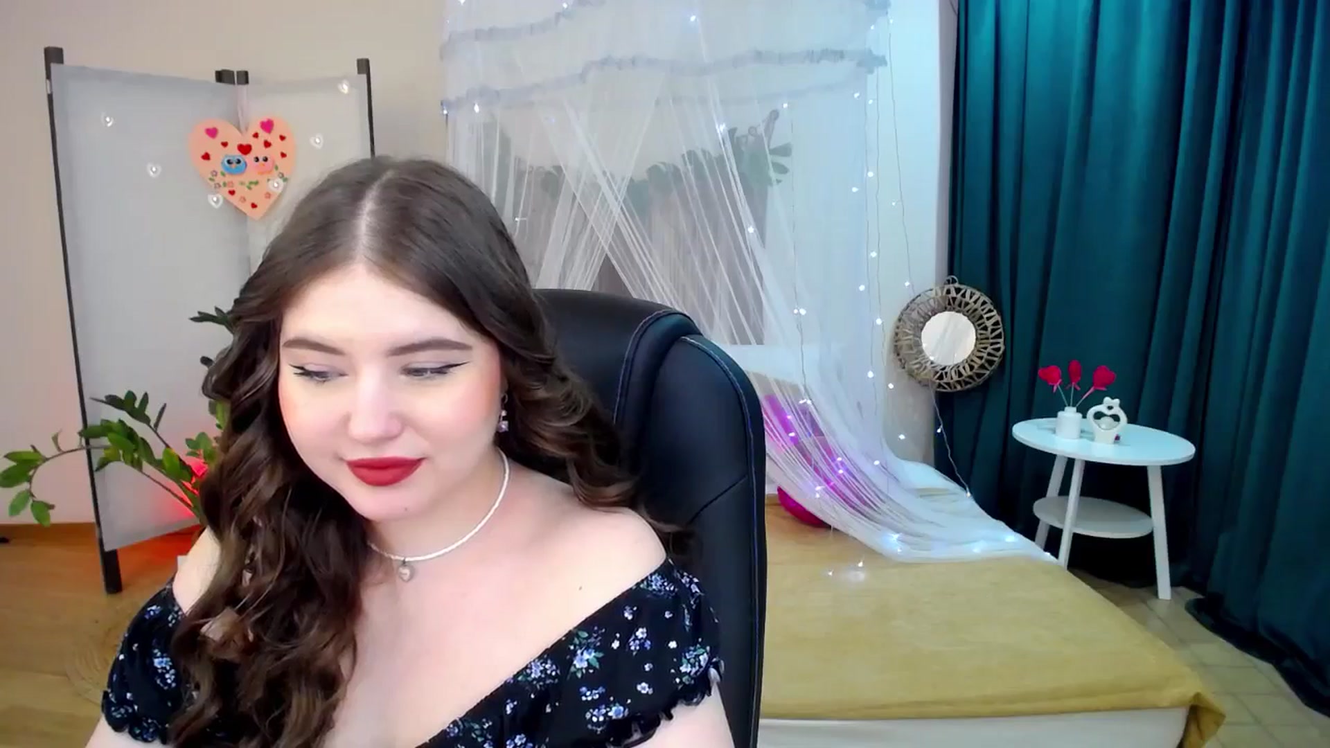 Gallery image thumbnail from AdmireMyEyes's myfreecams stream on, 02/21/2025, 07:47 image 19 of 20