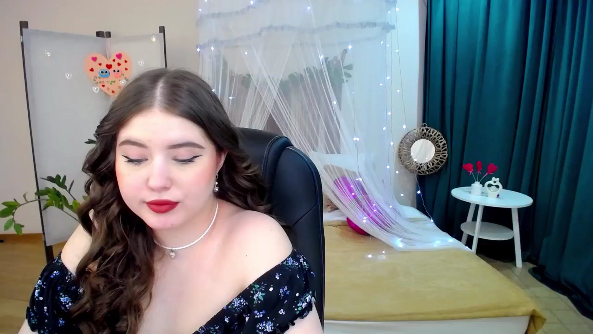 Gallery image thumbnail from AdmireMyEyes's myfreecams stream on, 02/21/2025, 07:47 image 8 of 20
