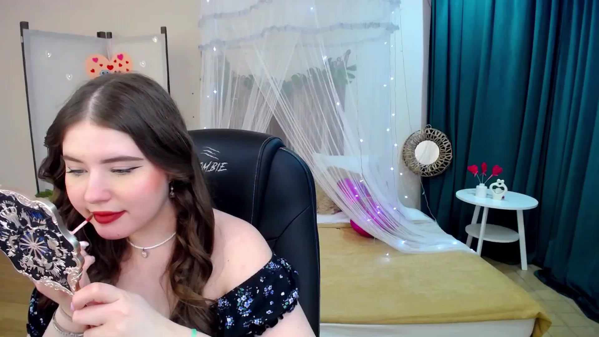 Gallery image thumbnail from AdmireMyEyes's myfreecams stream on, 02/21/2025, 07:47 image 2 of 20