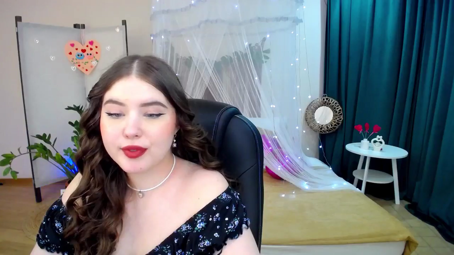 Gallery image thumbnail from AdmireMyEyes's myfreecams stream on, 02/21/2025, 07:47 image 18 of 20