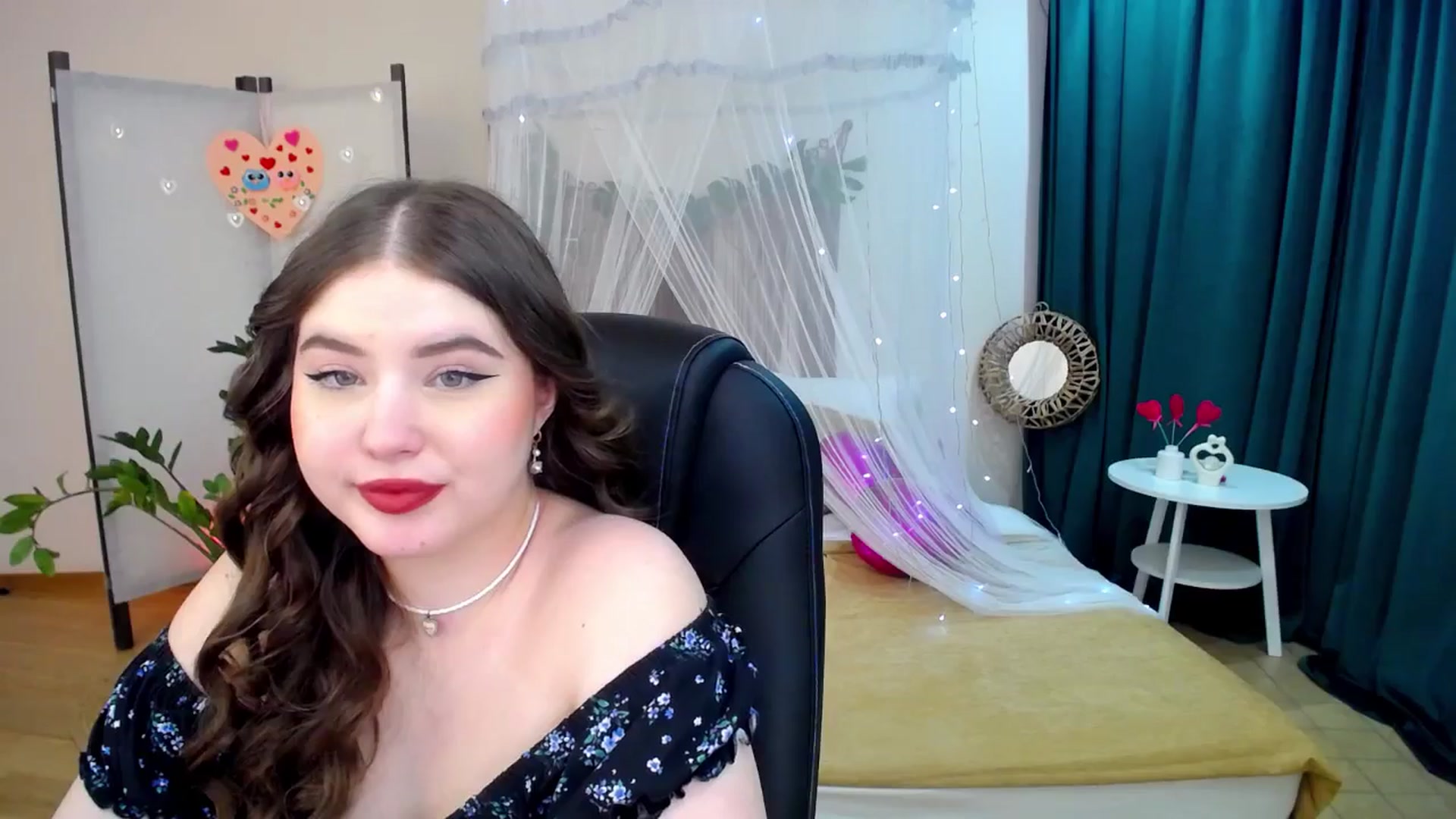 Gallery image thumbnail from AdmireMyEyes's myfreecams stream on, 02/21/2025, 07:47 image 13 of 20