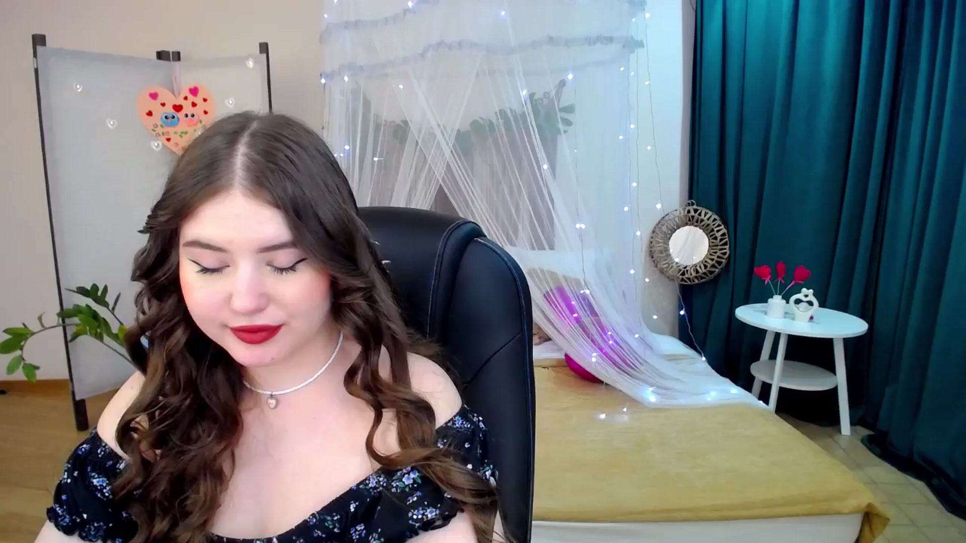 Gallery image thumbnail from AdmireMyEyes's myfreecams stream on, 02/21/2025, 07:47 image 15 of 20